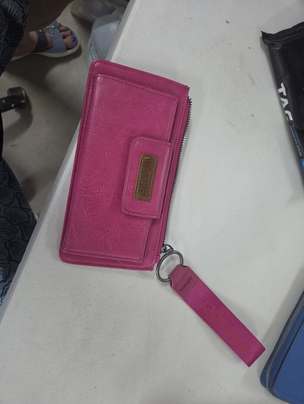 Wrangler Genuine Leather Black WesteHot Pink Women's Wristlet Wallet -